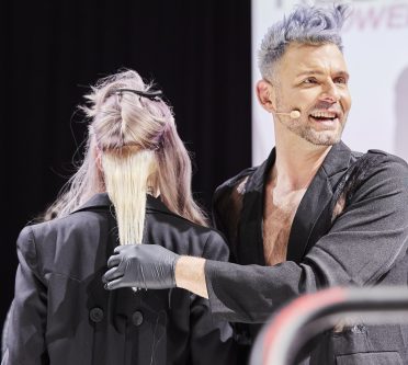 REDKEN: Tönst Du nur oder reparierst Du schon?