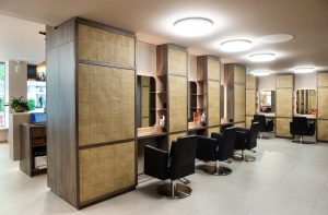 Hand in Hand | Intercoiffure Ungricht in Dietikon Mit viel Energie, klarem Konzept und einem Hauch Ferien-Feeling ist bei Intercoiffure Ungricht die nächste Generation am Start.
