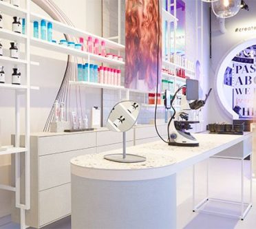 House_of_Schwarzkopf_Craft_And_Styling_Table_zu_klein House_of_Schwarzkopf_Craft_And_Styling_Table_zu_klein