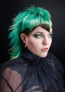 Die DACH-Gewinner*innen der Kao Global Creative Awards stehen fest Bei den Global Creative Awards der Kao Salon Division, dem renommierten internationalen Kreativwettbewerb für Hair-Stylist*innen und Colorist*innen, werden auch in diesem Jahr innovative Ideen und handwerkliches Können prämiert. 