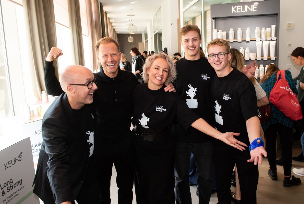 Nicolà und Michela Wagner mit ihren Söhnen Matteo und Daniele sowie Eelco Keune (2.v.l.)