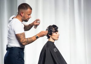 #onebigfamily: Keune Day in Davos Gemeinsam lernen, gemeinsam vorankommen und dabei Spass haben – mit diesem Dreiklang ist Keune Haircosmetics Schweiz seit 24 Jahren erfolgreich am Markt unterwegs. Inbegriff dieser Philosophie sind die Keune Days, die traditionsgemäss in Davos stattfinden.