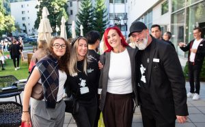 #onebigfamily: Keune Day in Davos Gemeinsam lernen, gemeinsam vorankommen und dabei Spass haben – mit diesem Dreiklang ist Keune Haircosmetics Schweiz seit 24 Jahren erfolgreich am Markt unterwegs. Inbegriff dieser Philosophie sind die Keune Days, die traditionsgemäss in Davos stattfinden.