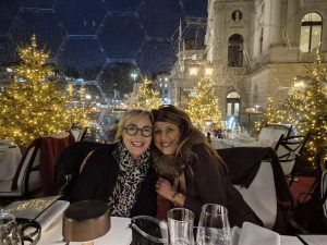 Frauenpower, Austausch, Geselligkeit – „Suisse Femme Intercoiffure“ unterwegs in Zürich Sichtlich Spass hatten die Teilnehmerinnen beim jüngsten Treffen von „Swiss Femme Intercoiffure“ am 17. November in Zürich. 