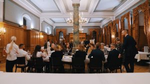 „Fuchs Hairteam“ feierte 70 Jahre Erfolgsgeschichte auf dem Pilatus  Mit einem Fest hoch über den Wolken zelebrierte das „Fuchs Hairteam“ im November sein 70-jähriges Bestehen und setzte damit ein eindrucksvolles Zeichen für Tradition, Innovationskraft und Branchenführung. 