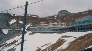 „Fuchs Hairteam“ feierte 70 Jahre Erfolgsgeschichte auf dem Pilatus  Mit einem Fest hoch über den Wolken zelebrierte das „Fuchs Hairteam“ im November sein 70-jähriges Bestehen und setzte damit ein eindrucksvolles Zeichen für Tradition, Innovationskraft und Branchenführung. 