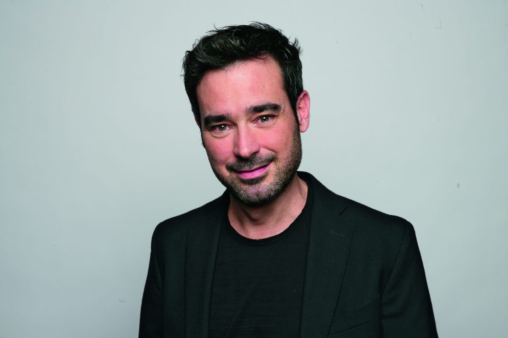 Ausbildung: Umdenken ist gefragt Wie finden Ausbildner und die Generationen Z und Alpha zueinander? Vier Coiffeurunternehmer*innen berichten aus der Praxis: Was sie in ihren Geschäften umgestellt haben und was besonders gut funktioniert, um Erfolgserlebnisse zu schaffen und junge Talente zu motivieren.