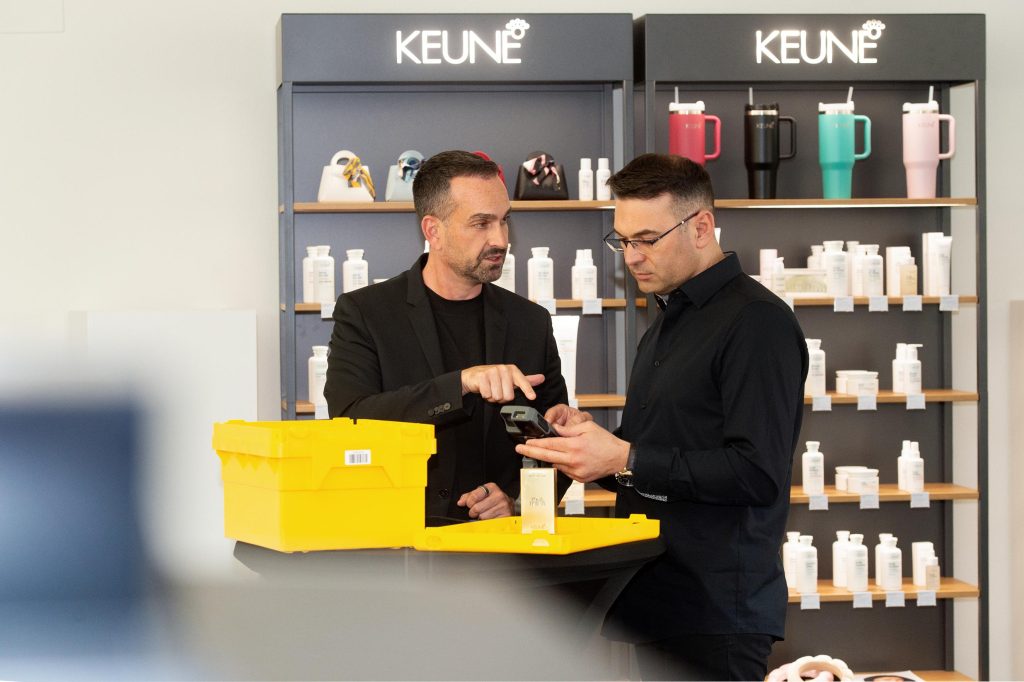 25 Jahre Keune Haircosmetics Schweiz Wir gratulieren und stellen Schlüsselpersonen vor, die das Basler Unternehmen vor und hinter den Kulissen prägen.